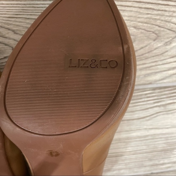 Liz & Co Tan Pumps - Picture 7 of 8